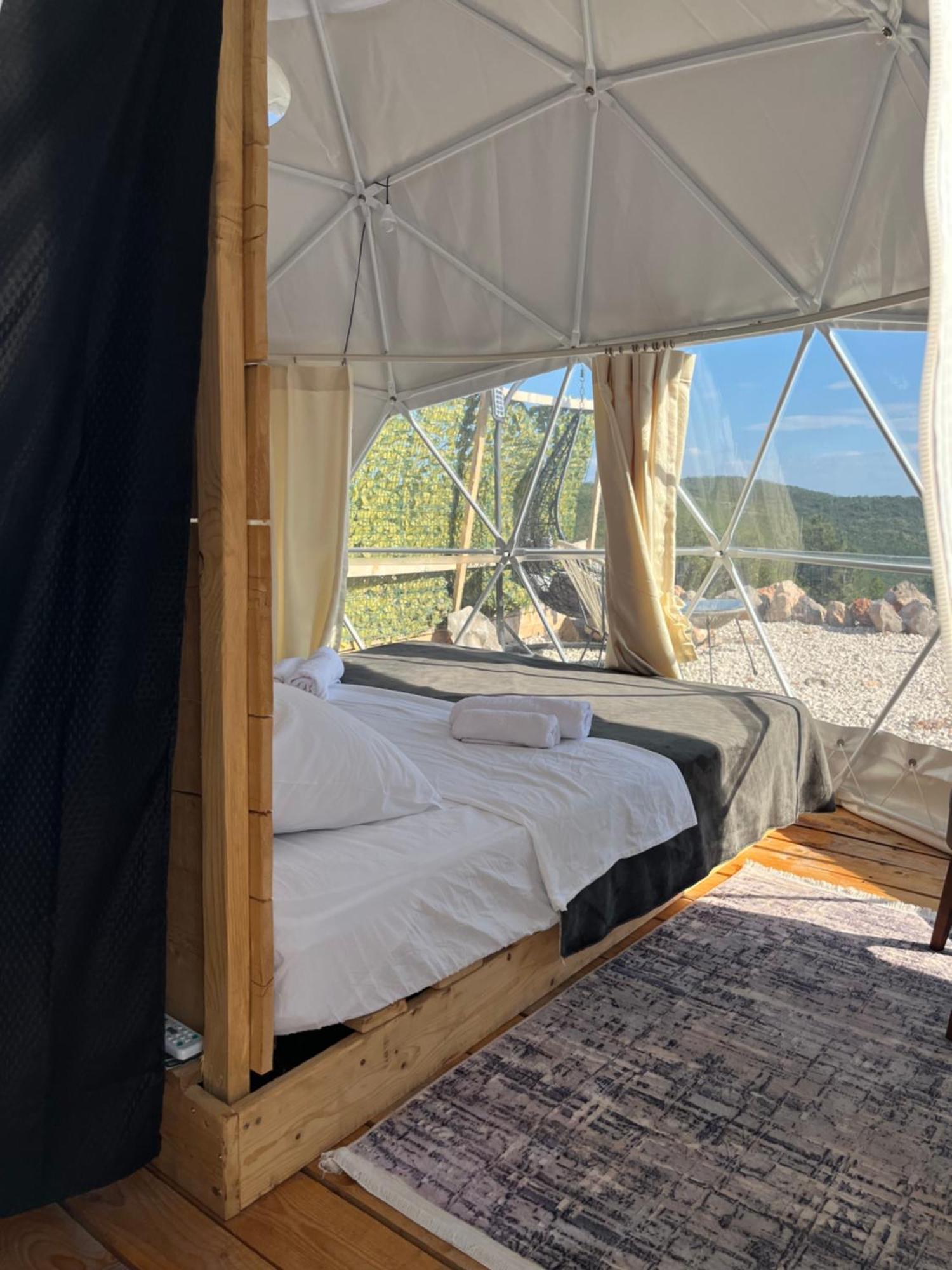 Vila Glamping Peninsula Lustica Rose Tivat Exteriér fotografie