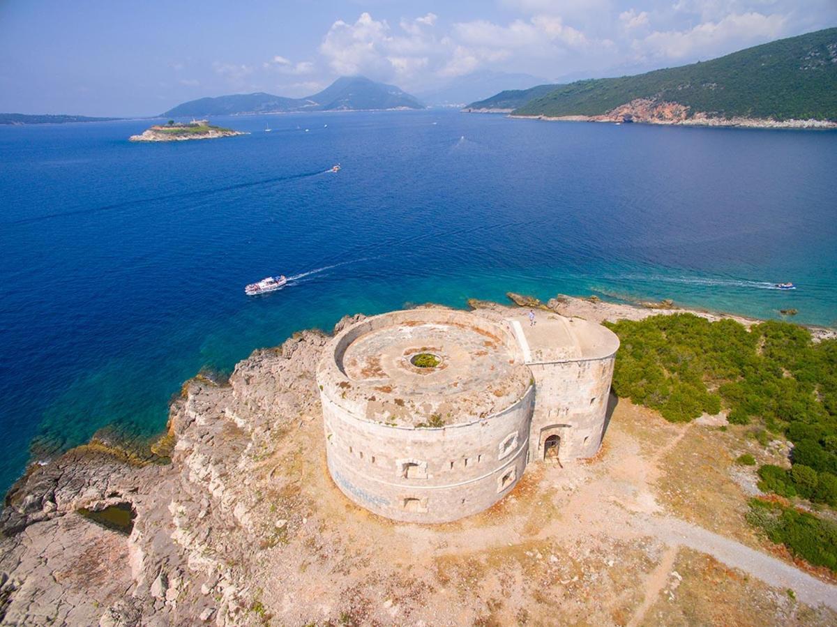 Vila Glamping Peninsula Lustica Rose Tivat Exteriér fotografie