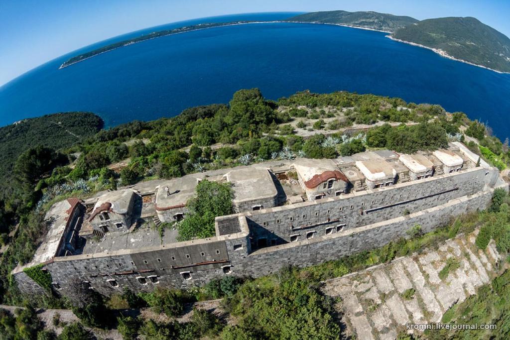 Vila Glamping Peninsula Lustica Rose Tivat Exteriér fotografie