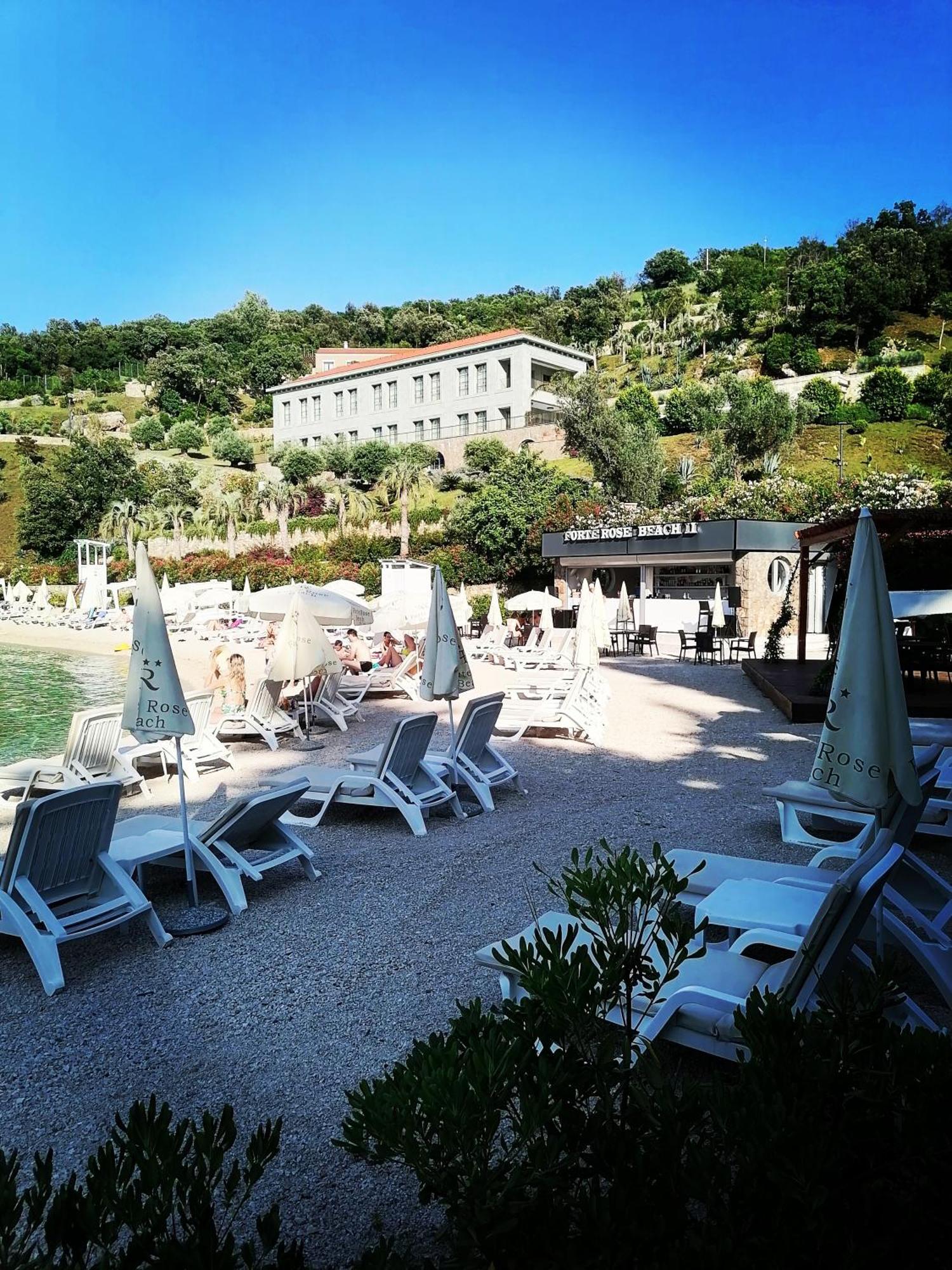 Vila Glamping Peninsula Lustica Rose Tivat Exteriér fotografie